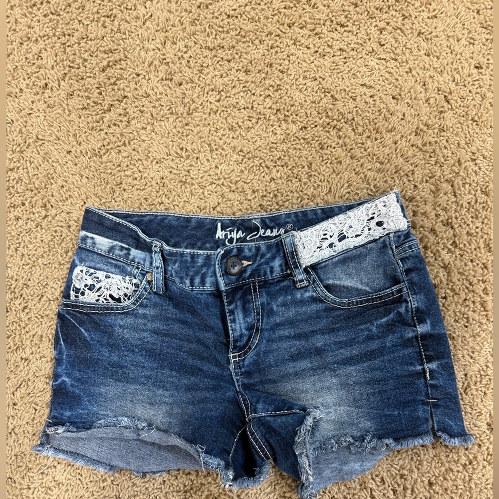Ariya Blue Jean Shorts Distressed Cut-Off Style